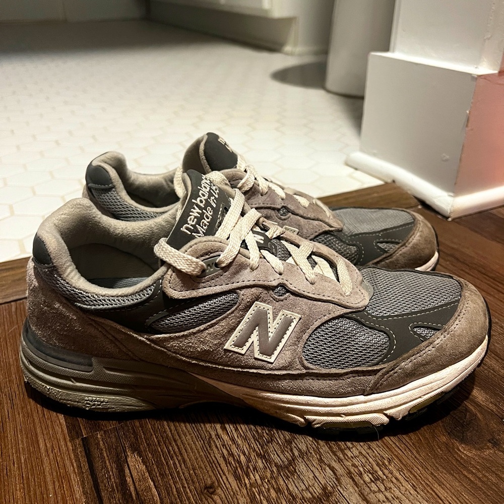 NEW BALANCE SNEAKERS!